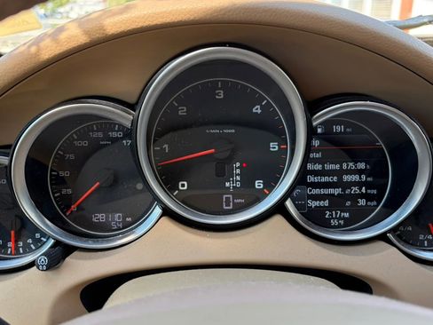 Used 2013 Porsche Cayenne Diesel w/ Convenience Pkg AWD/4WD image 9