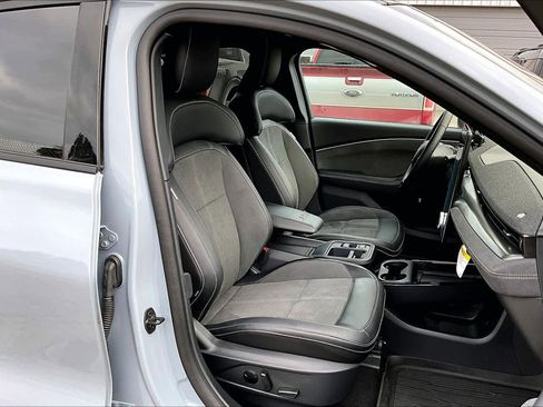 Used 2025 Ford Mustang Mach-E GT image 8