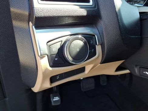 Used 2017 Ford Explorer Limited w/ Equipment Group 301A FWD image 19