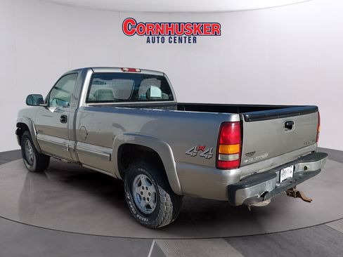 Used 2000 Chevrolet Silverado 1500 LS w/ Firm Ride Suspension Pkg AWD/4WD image 5
