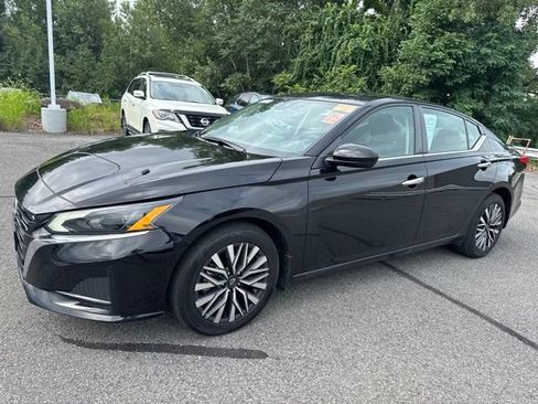 Certified 2023 Nissan Altima 2.5 SV w/ SV Premium Package AWD/4WD image 22