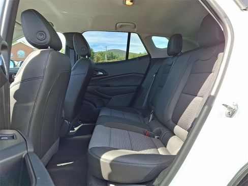 New 2025 Chevrolet Trax LT w/ LT Convenience Package image 5