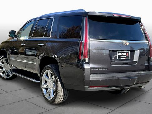 Used 2018 Cadillac Escalade Luxury image 11
