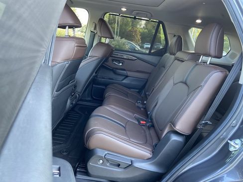 Used 2025 Honda Pilot Elite image 15