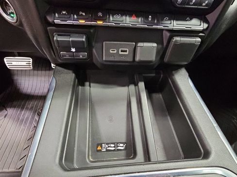 Used 2021 GMC Sierra 1500 AT4 w/ AT4 Premium Package AWD/4WD image 21