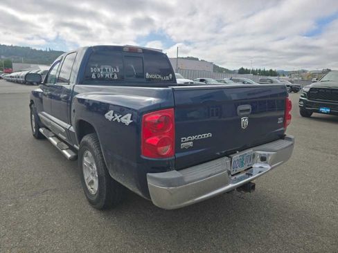 Used 2005 Dodge Dakota Laramie w/ Trailer Tow Group AWD/4WD image 2