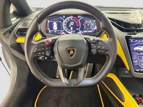 Used 2024 Lamborghini Revuelto AWD/4WD image 11