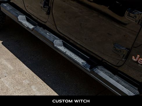 Used 2021 Jeep Gladiator Mojave AWD/4WD image 12