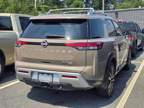 Used 2024 Nissan Pathfinder Platinum w/ Cargo Package AWD/4WD image 12