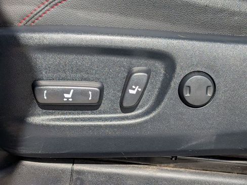 Used 2019 Toyota 4Runner TRD Off-Road Premium AWD/4WD image 18