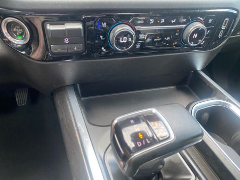 Used 2023 Chevrolet Silverado 1500 LTZ AWD/4WD image 22