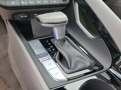 Used 2025 Hyundai Elantra SEL image 13