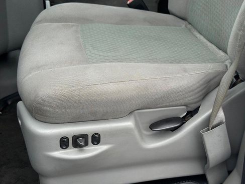 Used 2014 Ford E-350 and Econoline 350 XLT image 27