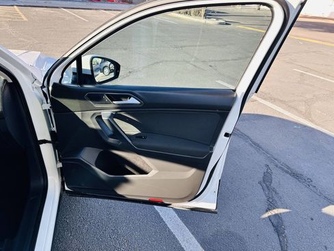 Used 2019 Volkswagen Tiguan S image 22