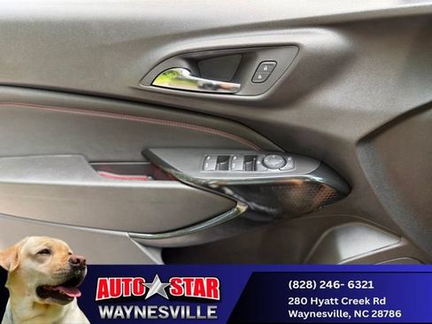Used 2025 Chevrolet Trax RS w/ Sunroof Package FWD image 23