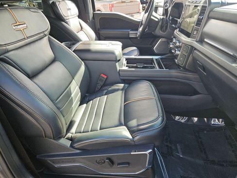 Used 2024 Ford F250 Platinum image 27