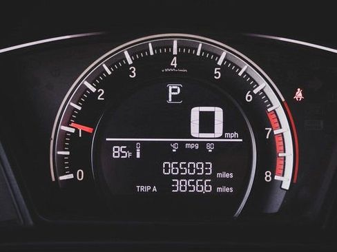 Used 2017 Honda Civic Sport image 4