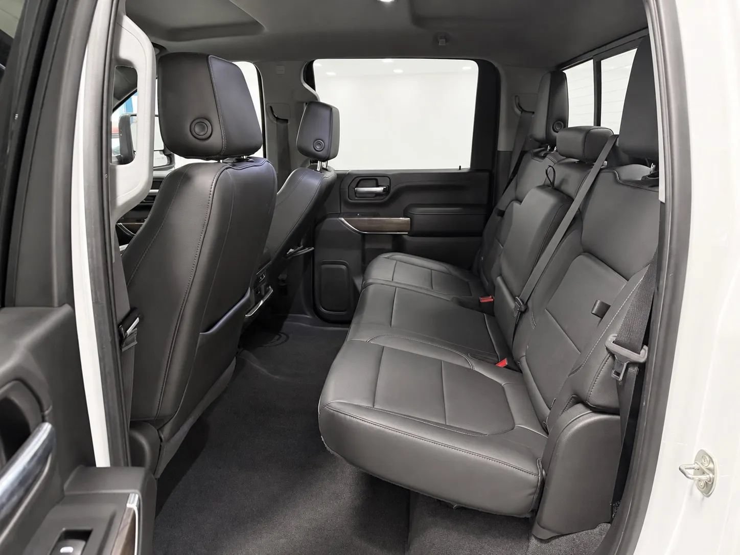 Used 2020 Chevrolet Silverado 2500 LTZ w/ LTZ Convenience Package RWD image 15