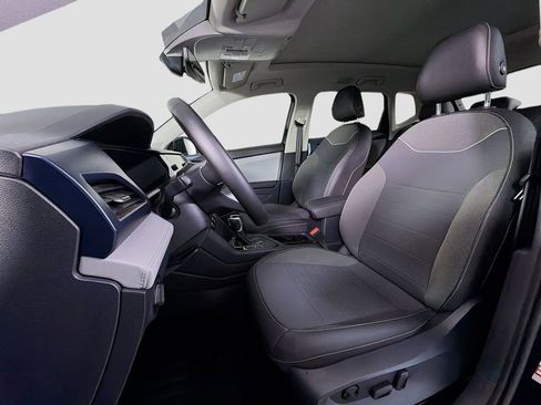 Used 2024 Volkswagen Taos SE image 13