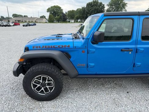 Used 2025 Jeep Wrangler Unlimited Rubicon w/ Convenience Group AWD/4WD image 26