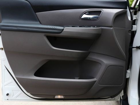 Used 2016 Honda Odyssey EX-L image 17