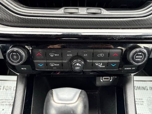 Used 2024 Jeep Compass Trailhawk AWD/4WD image 34