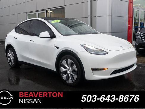 Used 2020 Tesla Model Y Long Range image 1