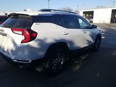 Certified 2024 GMC Terrain SLT image 23