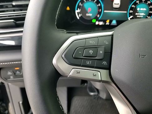 Used 2024 Volkswagen Atlas Cross Sport SE image 24