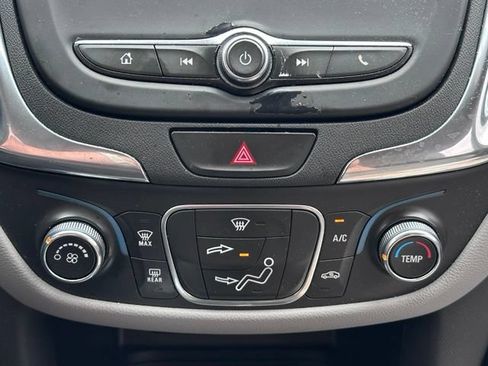 Used 2020 Chevrolet Equinox LS w/ LPO, Floor Liner Package FWD image 22