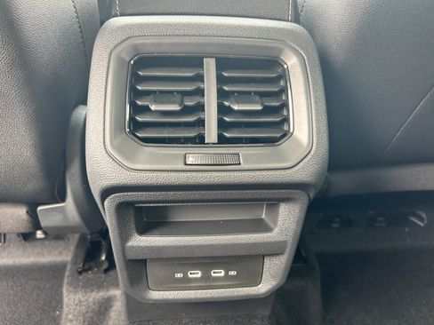 New 2026 Volkswagen Taos SE FWD image 30