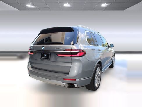 Used 2024 BMW X7 xDrive40i image 8