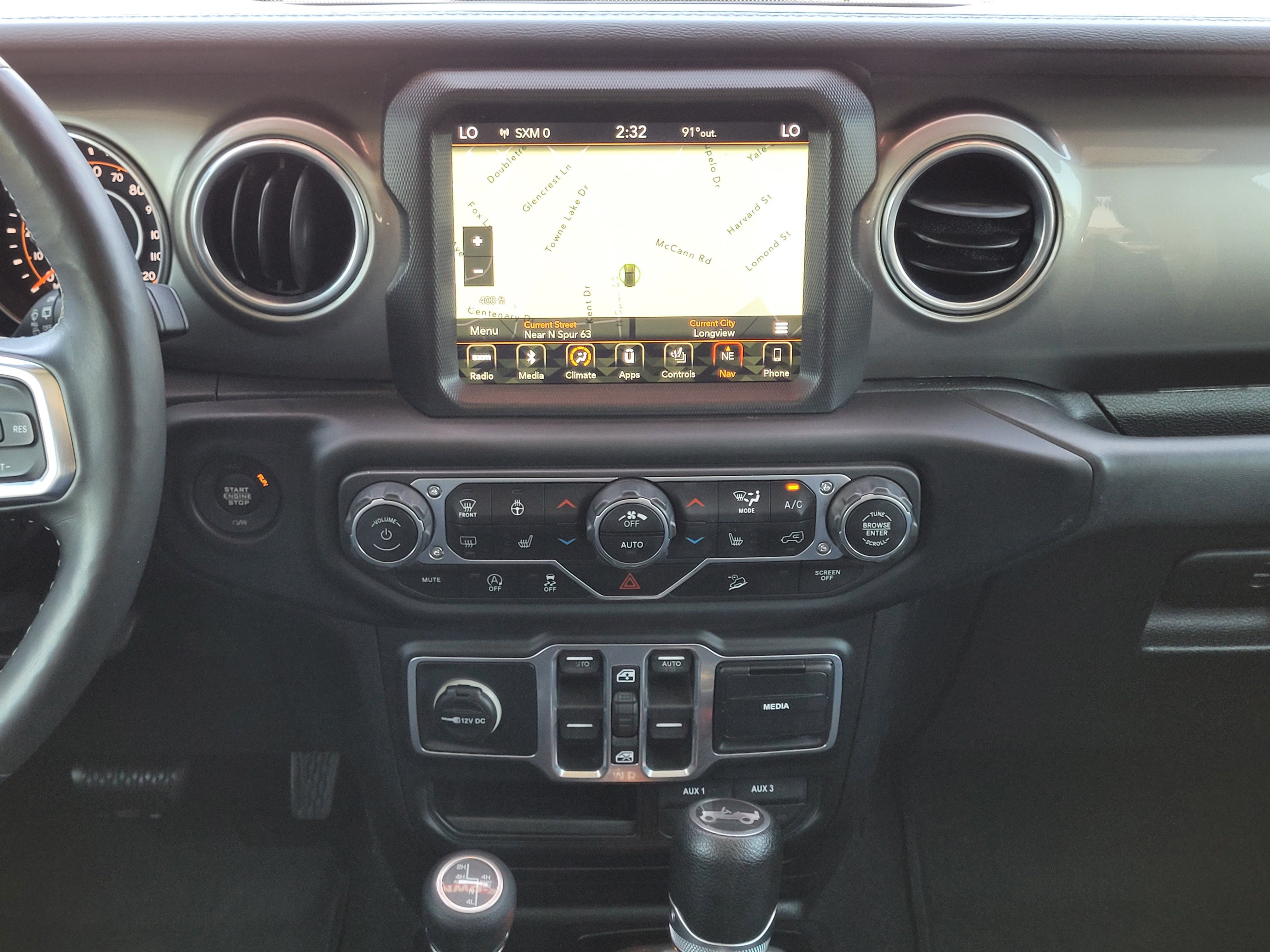 Used 2018 Jeep Wrangler Unlimited Sahara AWD/4WD image 15