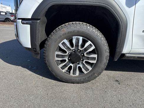 New 2026 GMC Sierra 2500 Denali Ultimate AWD/4WD image 13