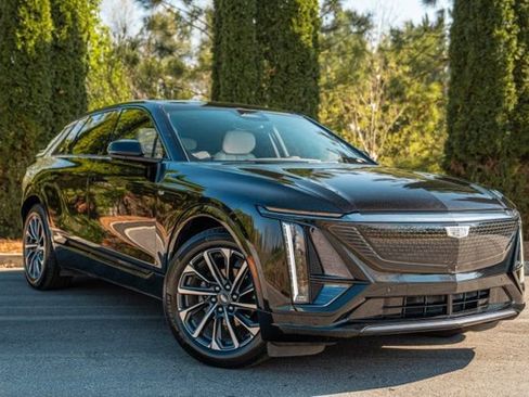 Used 2024 Cadillac Lyriq Sport image 5