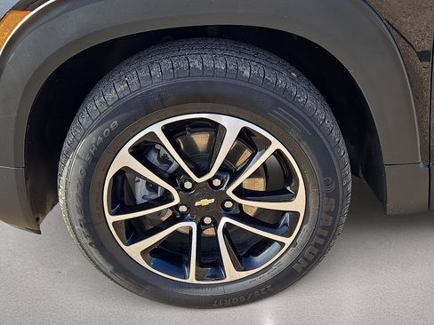 Used 2025 Chevrolet TrailBlazer LT AWD/4WD image 10