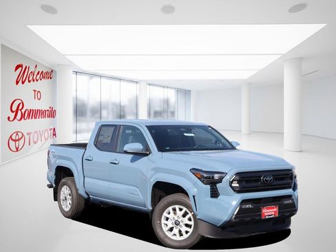 New 2026 Toyota Tacoma SR5 AWD/4WD image 2