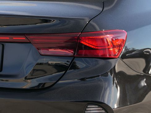 Used 2022 Kia Forte LXS image 4