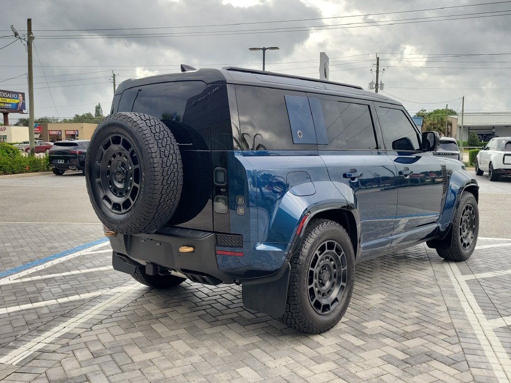 Used 2026 Land Rover Defender 110 OCTA AWD/4WD image 5