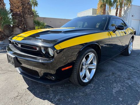 Used 2018 Dodge Challenger R/T w/ Driver Convenience Group image 2