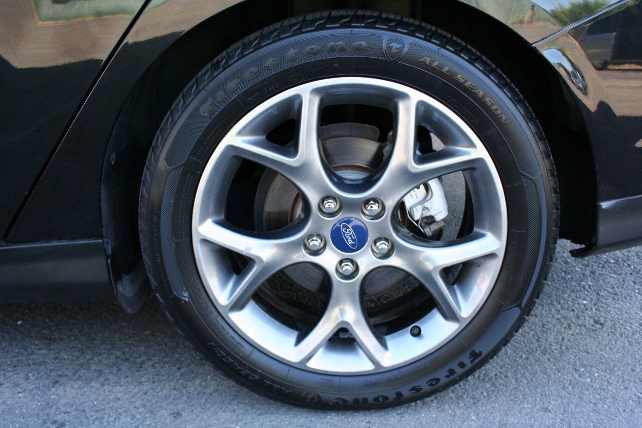 Used 2014 Ford Focus SE w/ Equipment Group 201A FWD image 10