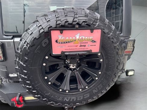 Used 2018 Jeep Wrangler Unlimited Sport w/ Connectivity Group image 29