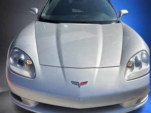 Used 2005 Chevrolet Corvette Coupe w/ Preferred Equipment Group RWD image 1