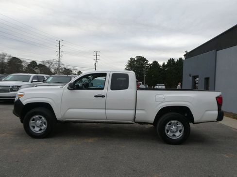 Used 2021 Toyota Tacoma SR image 9