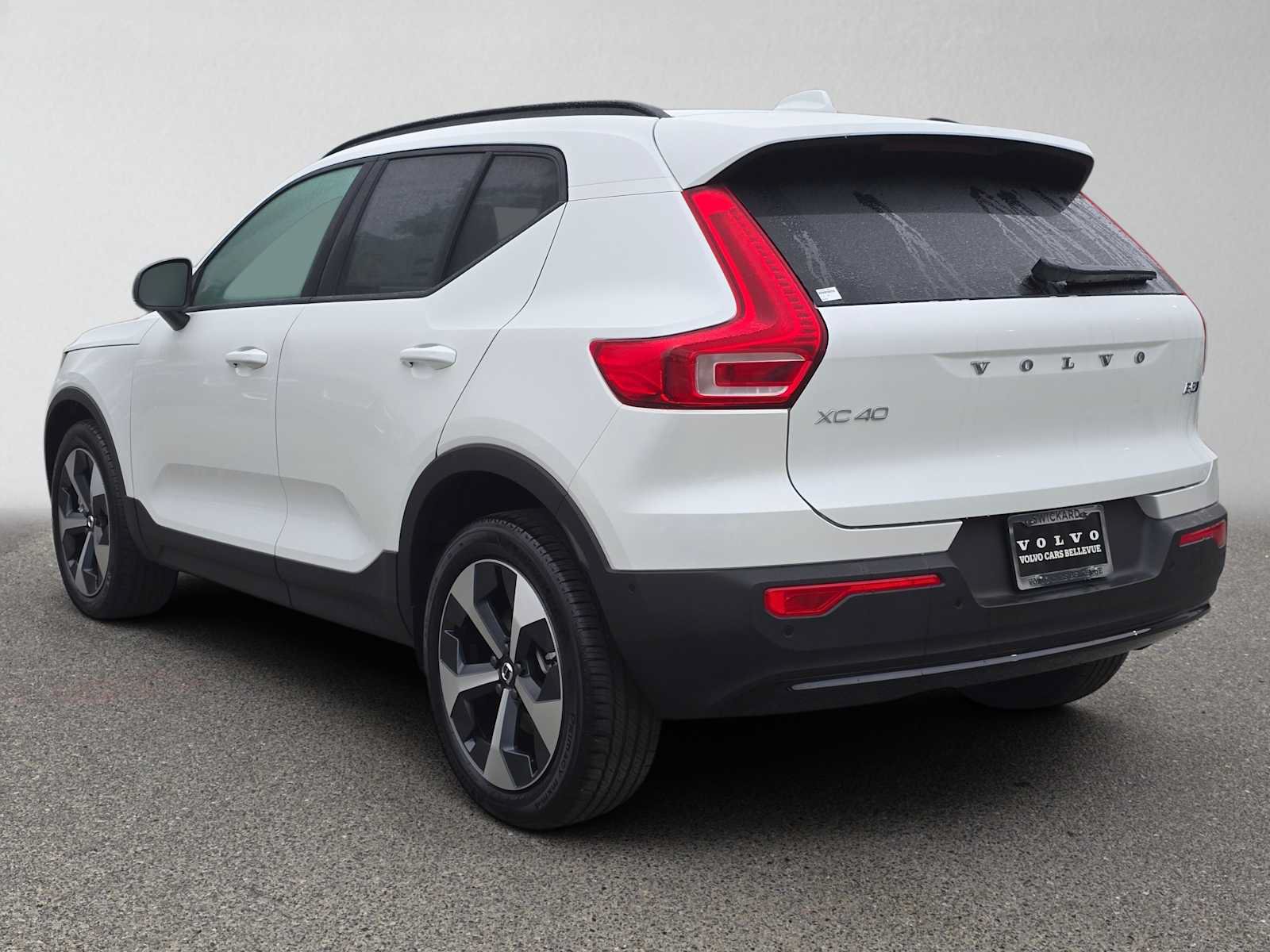 Used 2026 Volvo XC40 B5 Plus w/ Protection Package Premier AWD/4WD image 5