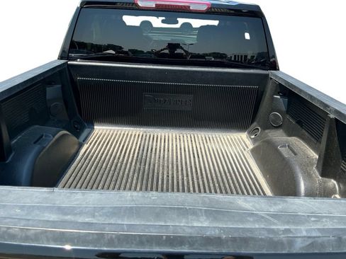 Used 2025 Chevrolet Silverado 1500 LT AWD/4WD image 22