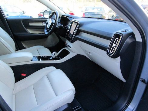 Used 2020 Volvo XC40 T5 Inscription w/ Protection Package Premier image 12