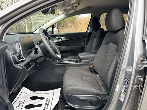 Used 2023 Kia Sportage LX image 13