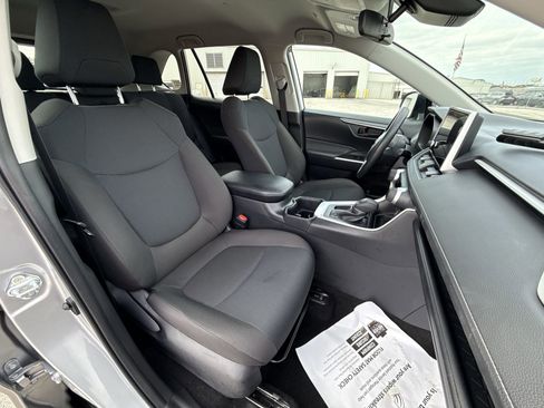 Certified 2025 Toyota RAV4 LE FWD image 25