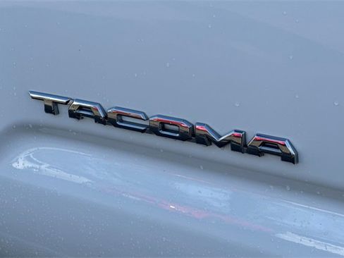 Used 2022 Toyota Tacoma Limited image 52